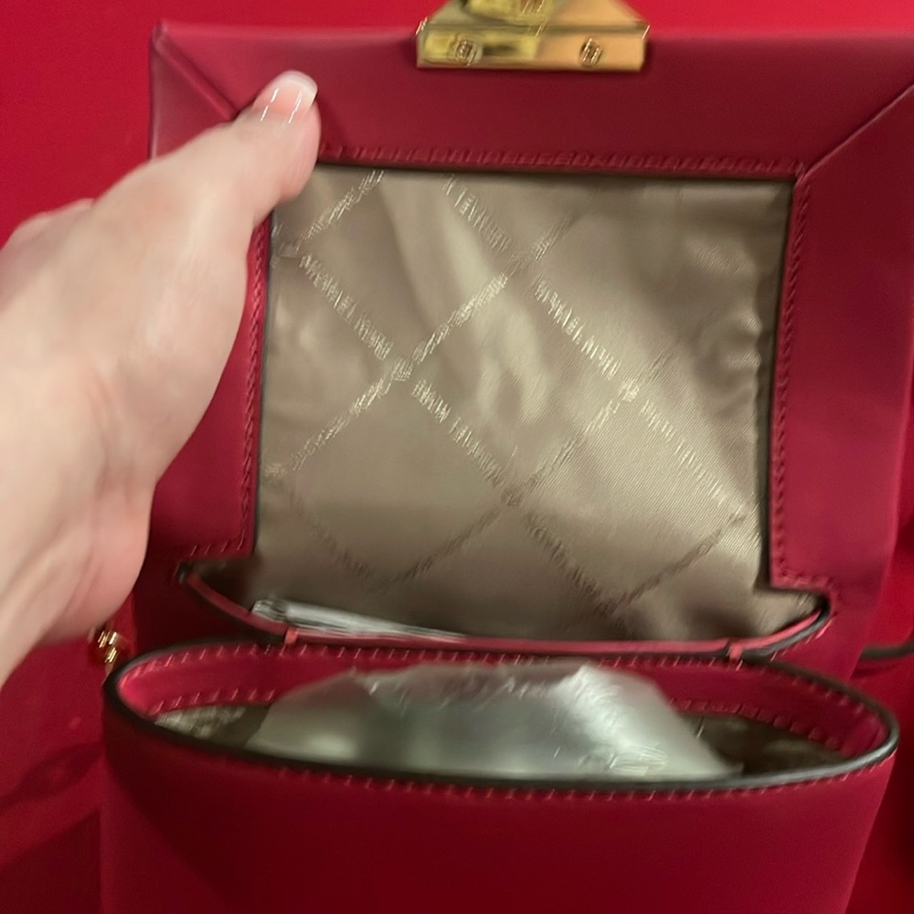 Small pick purse..